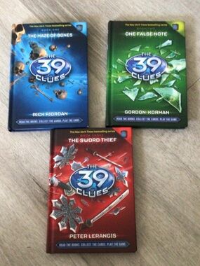 Scholastic The 39 Clues Book Set - Blue, Green, Red Covers